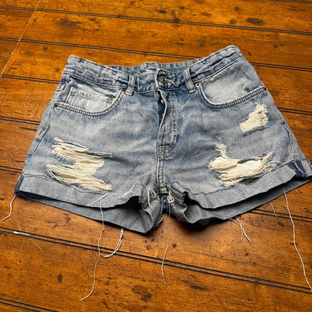 HM‎ &Denim Womens Boyfriend Shorts Light Wash Distressed Blue Denim Size 4